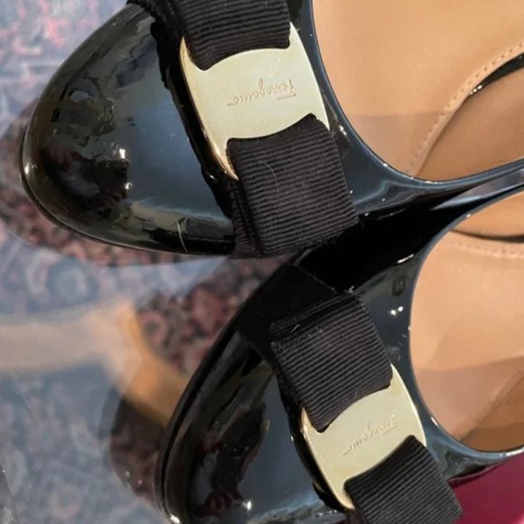 Authentic Ferragamo Pimpa Heels With Vara Bow - Picture 5 of 10